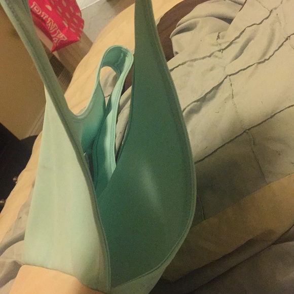 Two tone body on dress - Picture 2 of 3